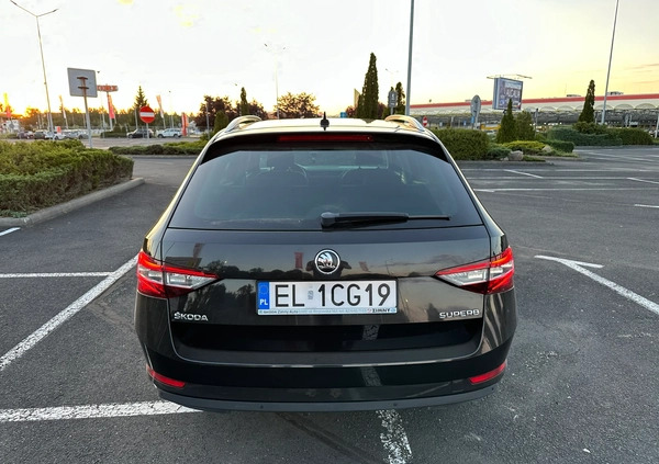 Skoda Superb cena 54000 przebieg: 249450, rok produkcji 2016 z Łódź małe 191